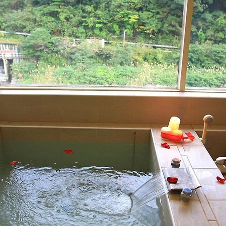Апартаменти Yufuin Hot Spring Улай Екстер'єр фото